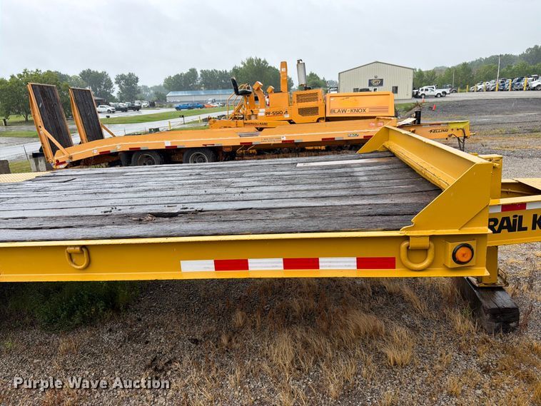 image for item FK3166 2001 Trail King TK20-2500 equipment trailer