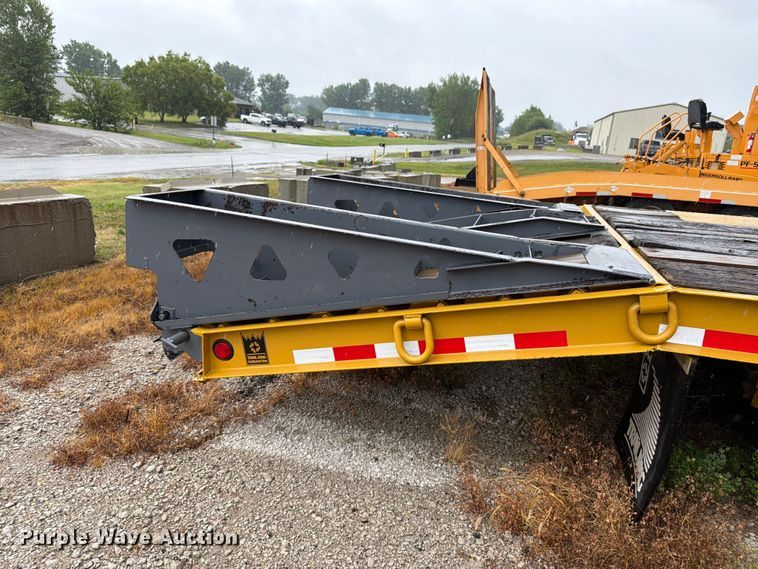 image for item FK3166 2001 Trail King TK20-2500 equipment trailer