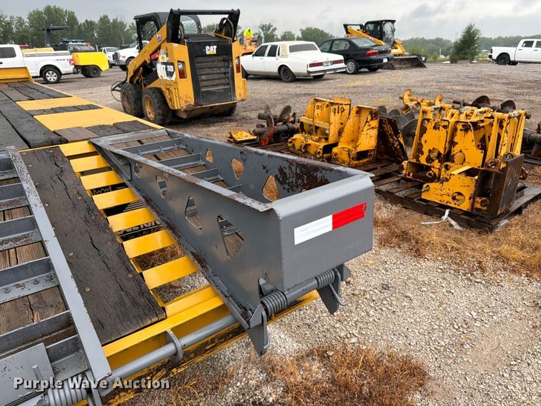 image for item FK3166 2001 Trail King TK20-2500 equipment trailer