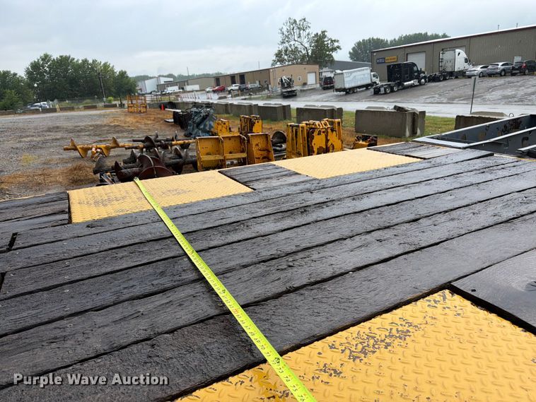 image for item FK3166 2001 Trail King TK20-2500 equipment trailer