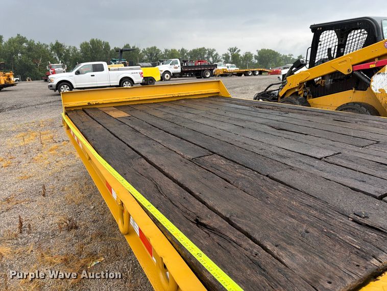 image for item FK3166 2001 Trail King TK20-2500 equipment trailer