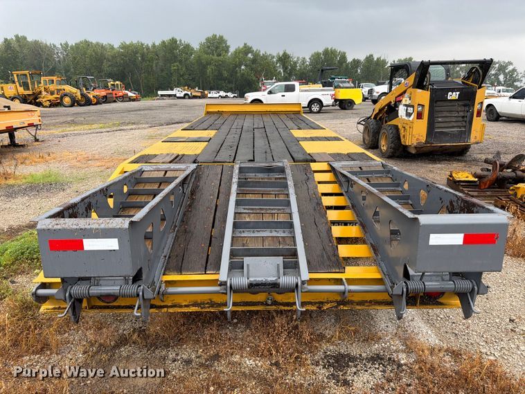 image for item FK3166 2001 Trail King TK20-2500 equipment trailer