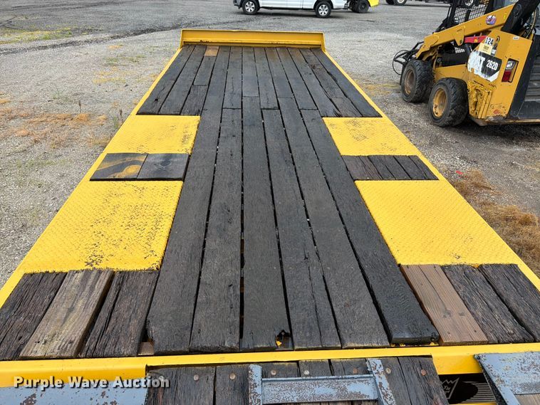 image for item FK3166 2001 Trail King TK20-2500 equipment trailer