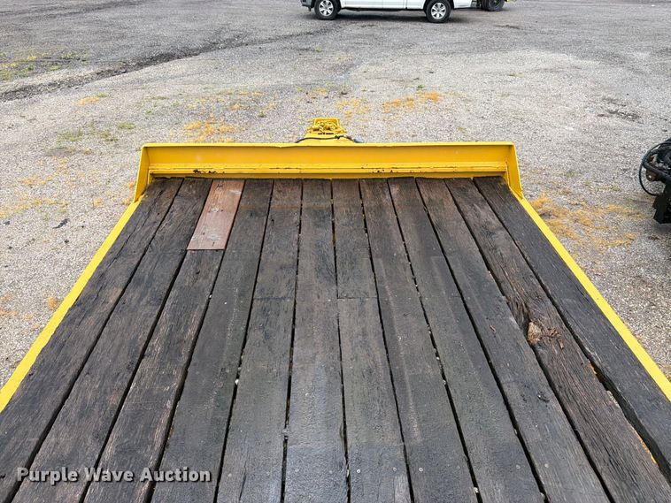 image for item FK3166 2001 Trail King TK20-2500 equipment trailer