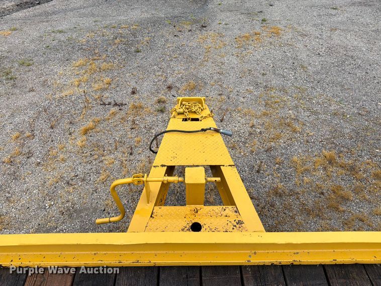 image for item FK3166 2001 Trail King TK20-2500 equipment trailer