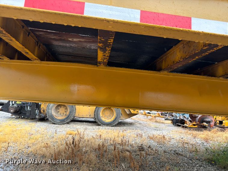 image for item FK3166 2001 Trail King TK20-2500 equipment trailer