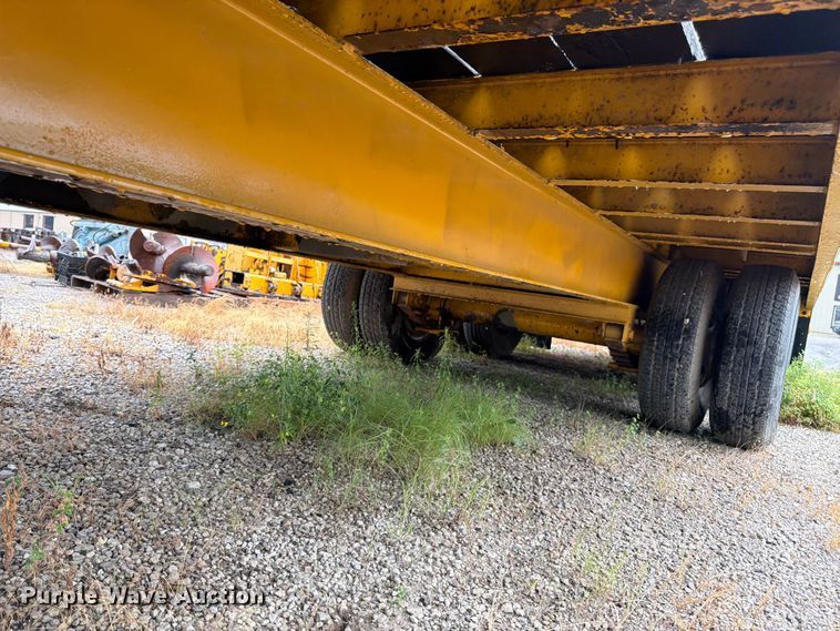 image for item FK3166 2001 Trail King TK20-2500 equipment trailer