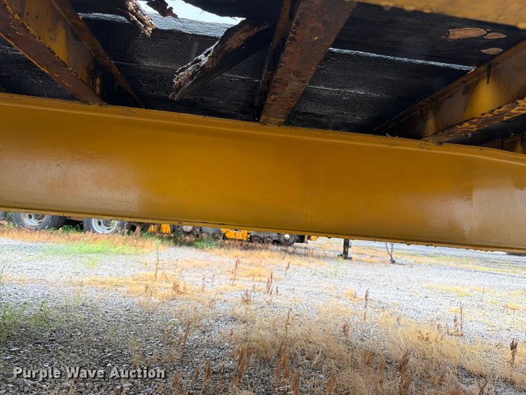 image for item FK3166 2001 Trail King TK20-2500 equipment trailer