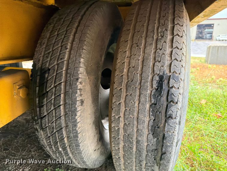 image for item FK3166 2001 Trail King TK20-2500 equipment trailer