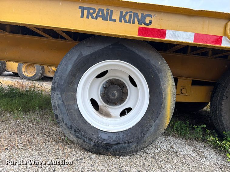 image for item FK3166 2001 Trail King TK20-2500 equipment trailer