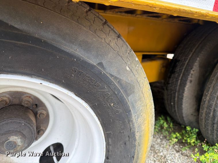 image for item FK3166 2001 Trail King TK20-2500 equipment trailer