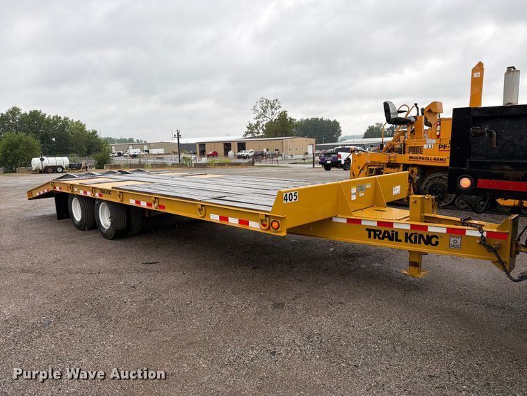 image for item FK3167 2004 Trail King TK20LP-2600 equipment trailer