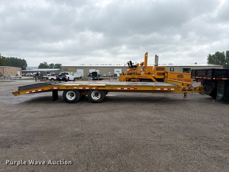 image for item FK3167 2004 Trail King TK20LP-2600 equipment trailer