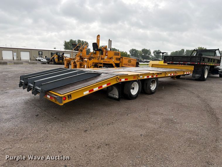 image for item FK3167 2004 Trail King TK20LP-2600 equipment trailer