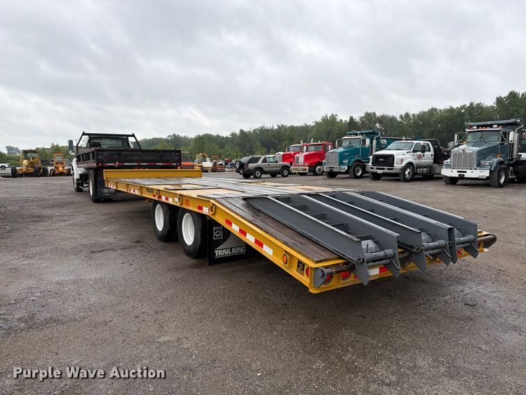 image for item FK3167 2004 Trail King TK20LP-2600 equipment trailer