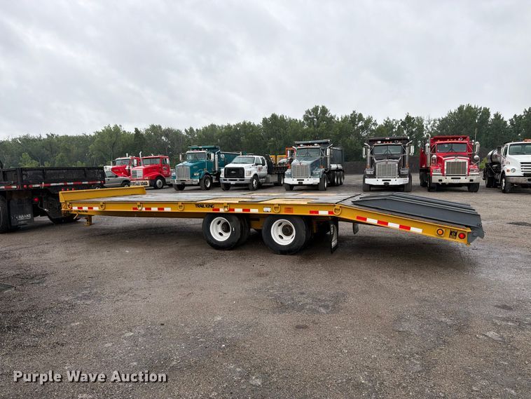 image for item FK3167 2004 Trail King TK20LP-2600 equipment trailer