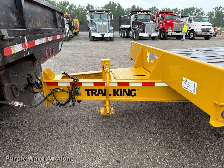 image for item FK3167 2004 Trail King TK20LP-2600 equipment trailer