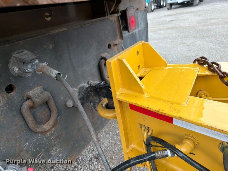 image for item FK3167 2004 Trail King TK20LP-2600 equipment trailer