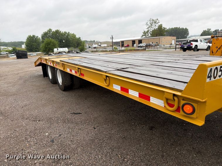 image for item FK3167 2004 Trail King TK20LP-2600 equipment trailer
