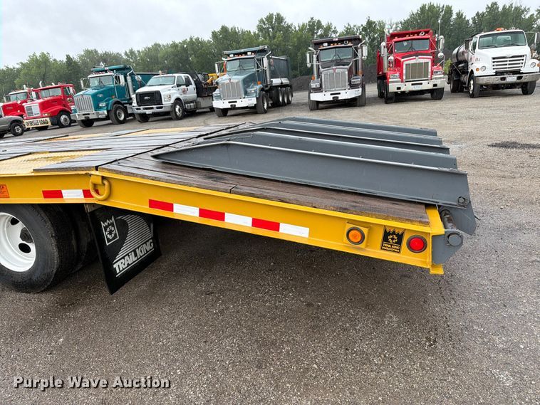image for item FK3167 2004 Trail King TK20LP-2600 equipment trailer