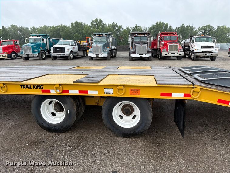 image for item FK3167 2004 Trail King TK20LP-2600 equipment trailer