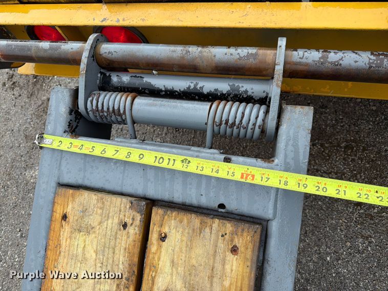 image for item FK3167 2004 Trail King TK20LP-2600 equipment trailer