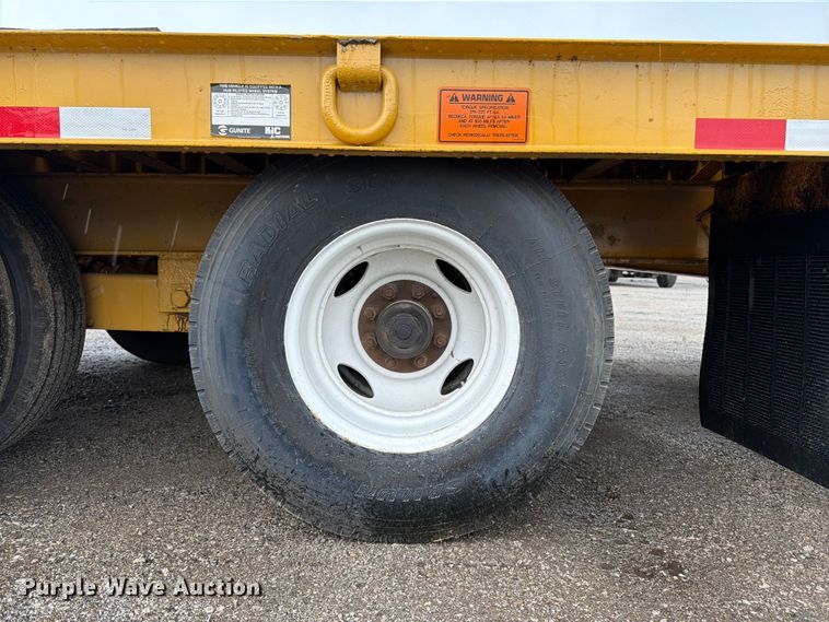 image for item FK3167 2004 Trail King TK20LP-2600 equipment trailer