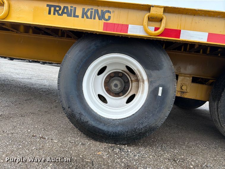 image for item FK3167 2004 Trail King TK20LP-2600 equipment trailer