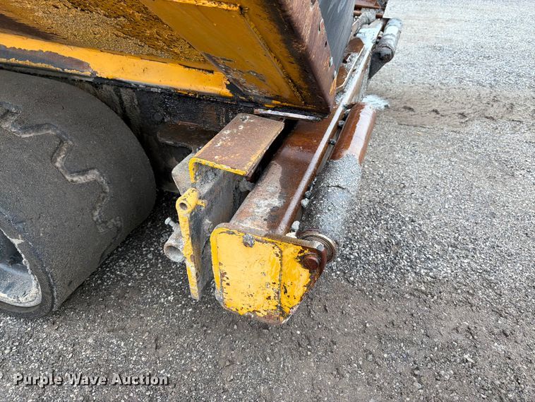 image for item FK3168 2000 Blaw Knox PF5510 paver