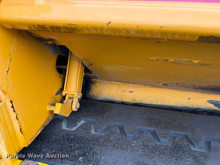 image for item FK3168 2000 Blaw Knox PF5510 paver