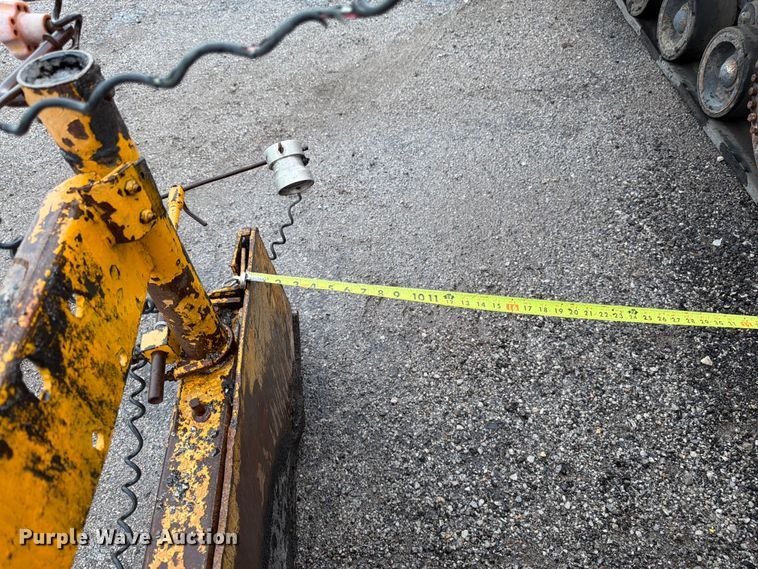 image for item FK3168 2000 Blaw Knox PF5510 paver