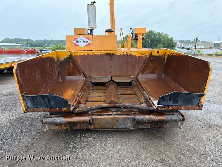 image for item FK3168 2000 Blaw Knox PF5510 paver