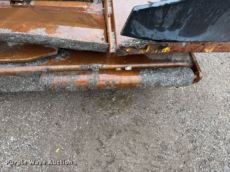 image for item FK3168 2000 Blaw Knox PF5510 paver