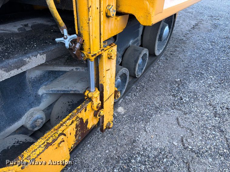 image for item FK3168 2000 Blaw Knox PF5510 paver
