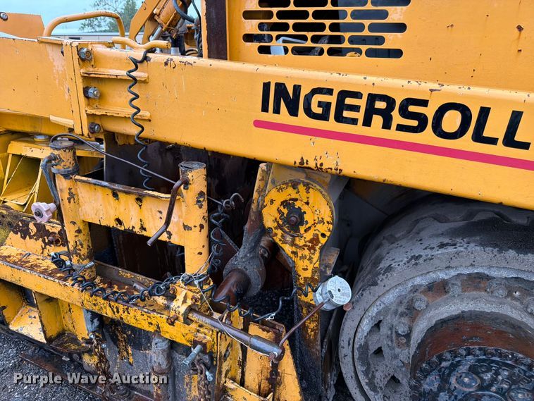 image for item FK3168 2000 Blaw Knox PF5510 paver