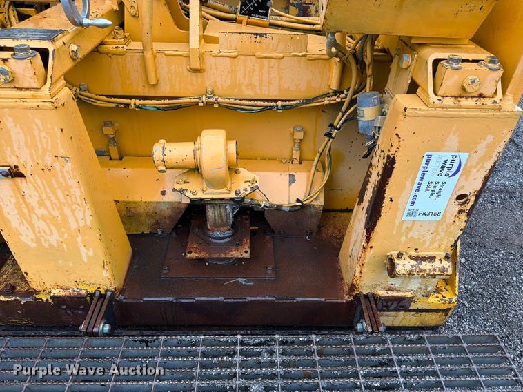 image for item FK3168 2000 Blaw Knox PF5510 paver