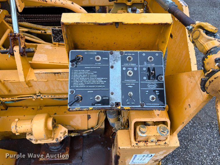 image for item FK3168 2000 Blaw Knox PF5510 paver