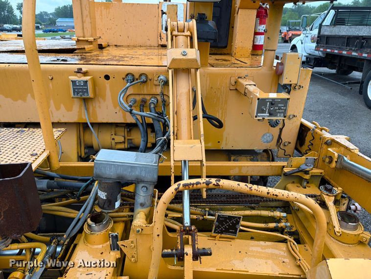 image for item FK3168 2000 Blaw Knox PF5510 paver