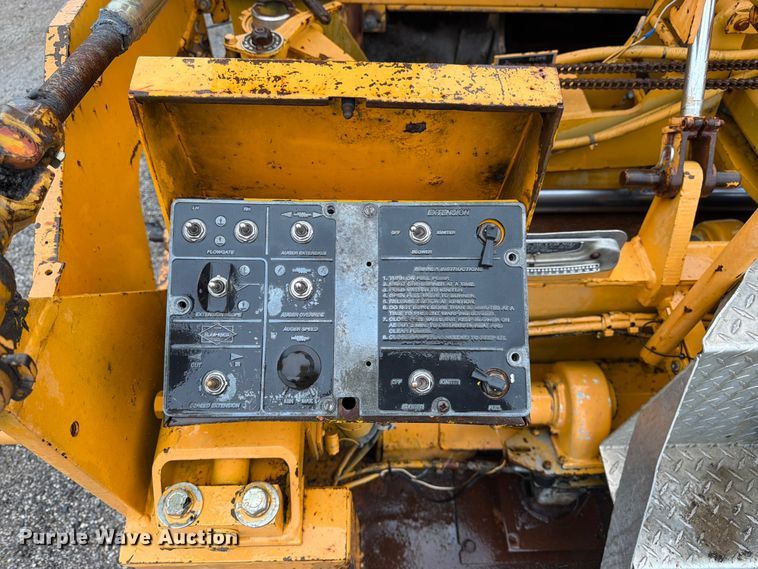 image for item FK3168 2000 Blaw Knox PF5510 paver
