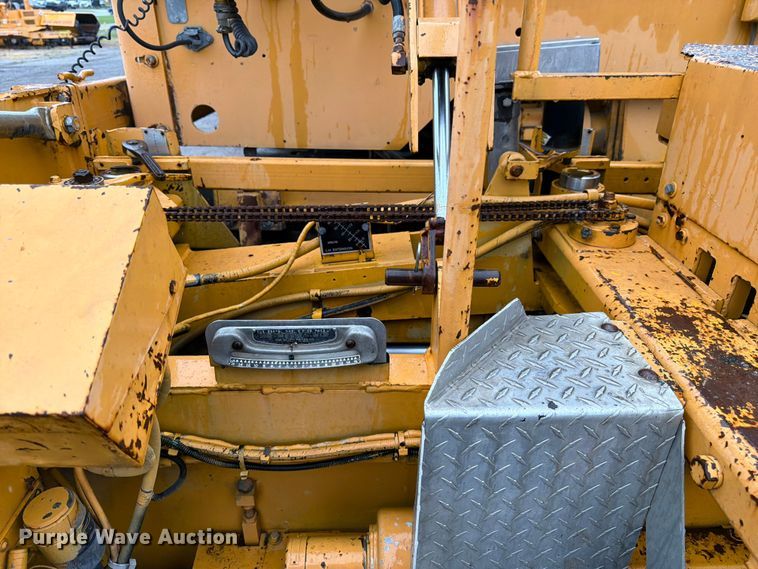 image for item FK3168 2000 Blaw Knox PF5510 paver