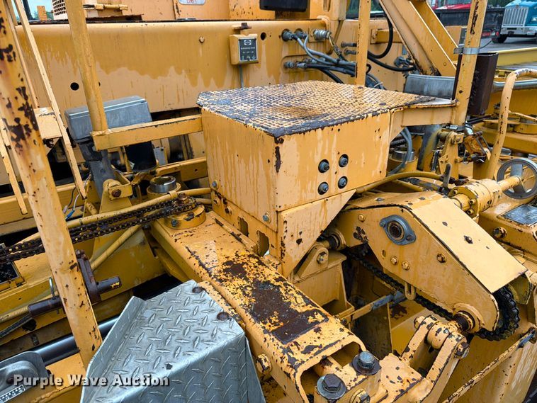 image for item FK3168 2000 Blaw Knox PF5510 paver