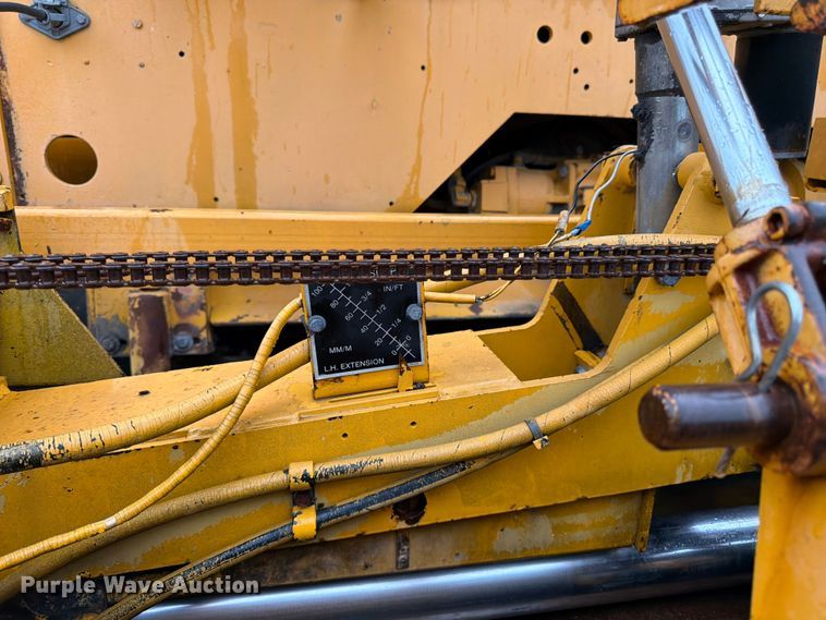 image for item FK3168 2000 Blaw Knox PF5510 paver