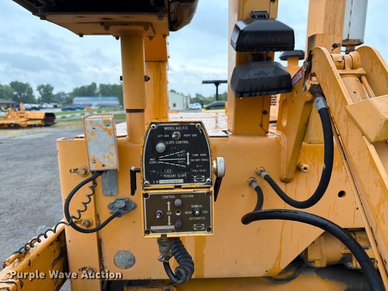 image for item FK3168 2000 Blaw Knox PF5510 paver