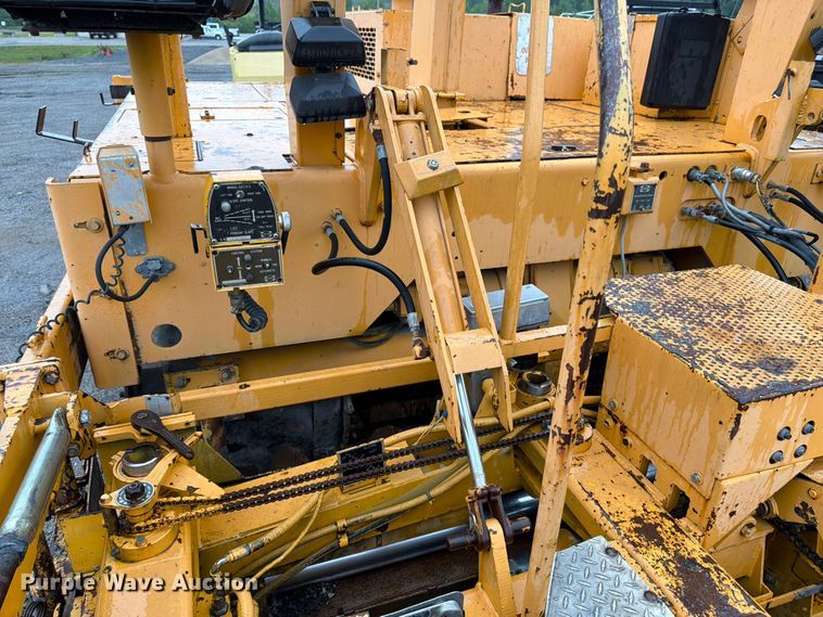 image for item FK3168 2000 Blaw Knox PF5510 paver
