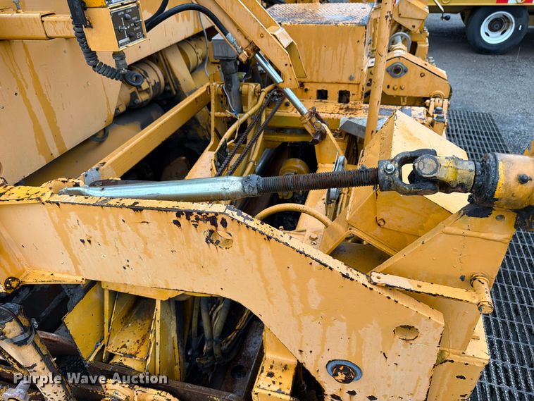 image for item FK3168 2000 Blaw Knox PF5510 paver