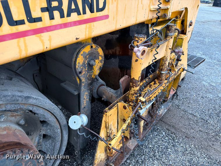 image for item FK3168 2000 Blaw Knox PF5510 paver