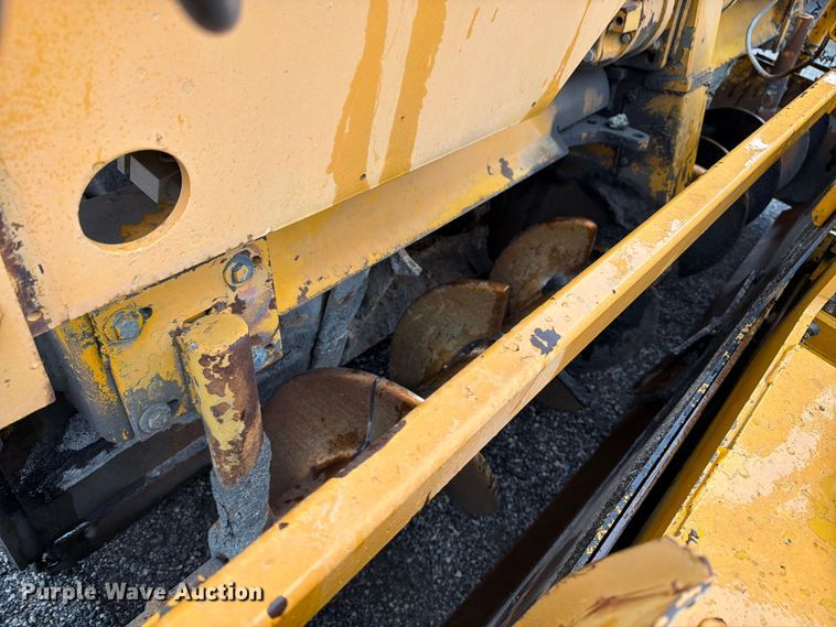 image for item FK3168 2000 Blaw Knox PF5510 paver