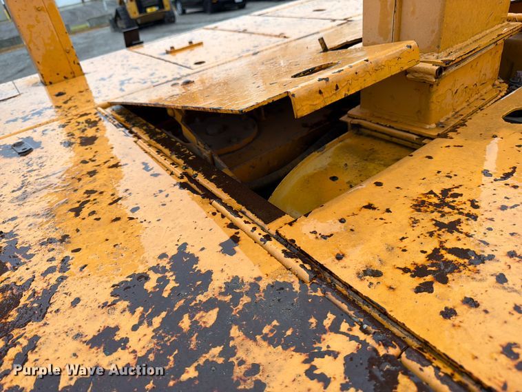 image for item FK3168 2000 Blaw Knox PF5510 paver