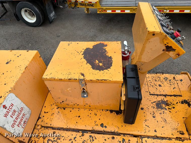 image for item FK3168 2000 Blaw Knox PF5510 paver