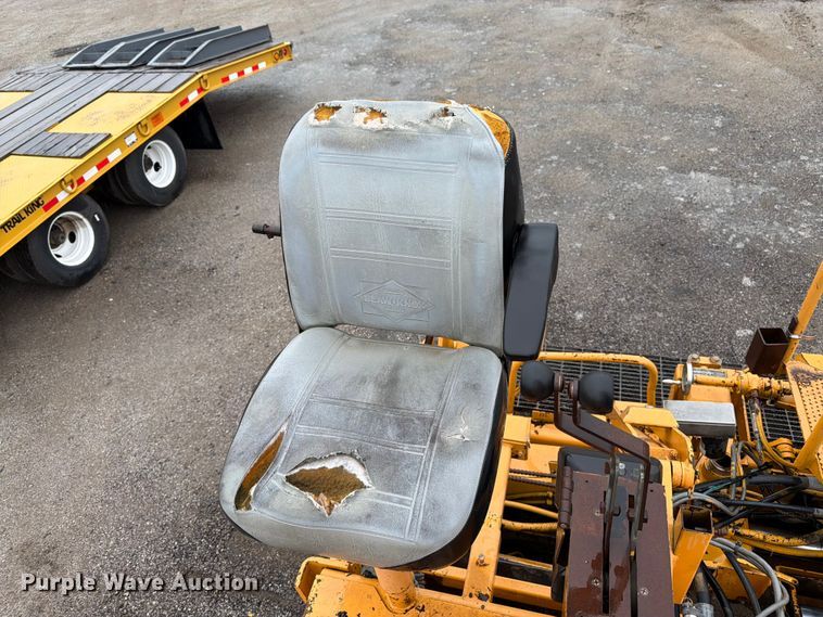 image for item FK3168 2000 Blaw Knox PF5510 paver